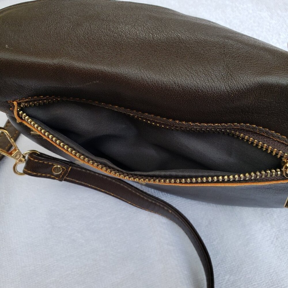 Crossbody Quilted Bag with Adjustable and Detachable Strap - Picture 4 of 4